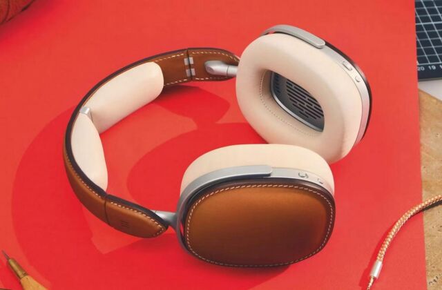 Hermès Ateliers Horizons $15K Headphones (5)