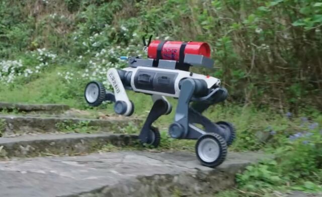 LYNX M20 All-Terrain Robot