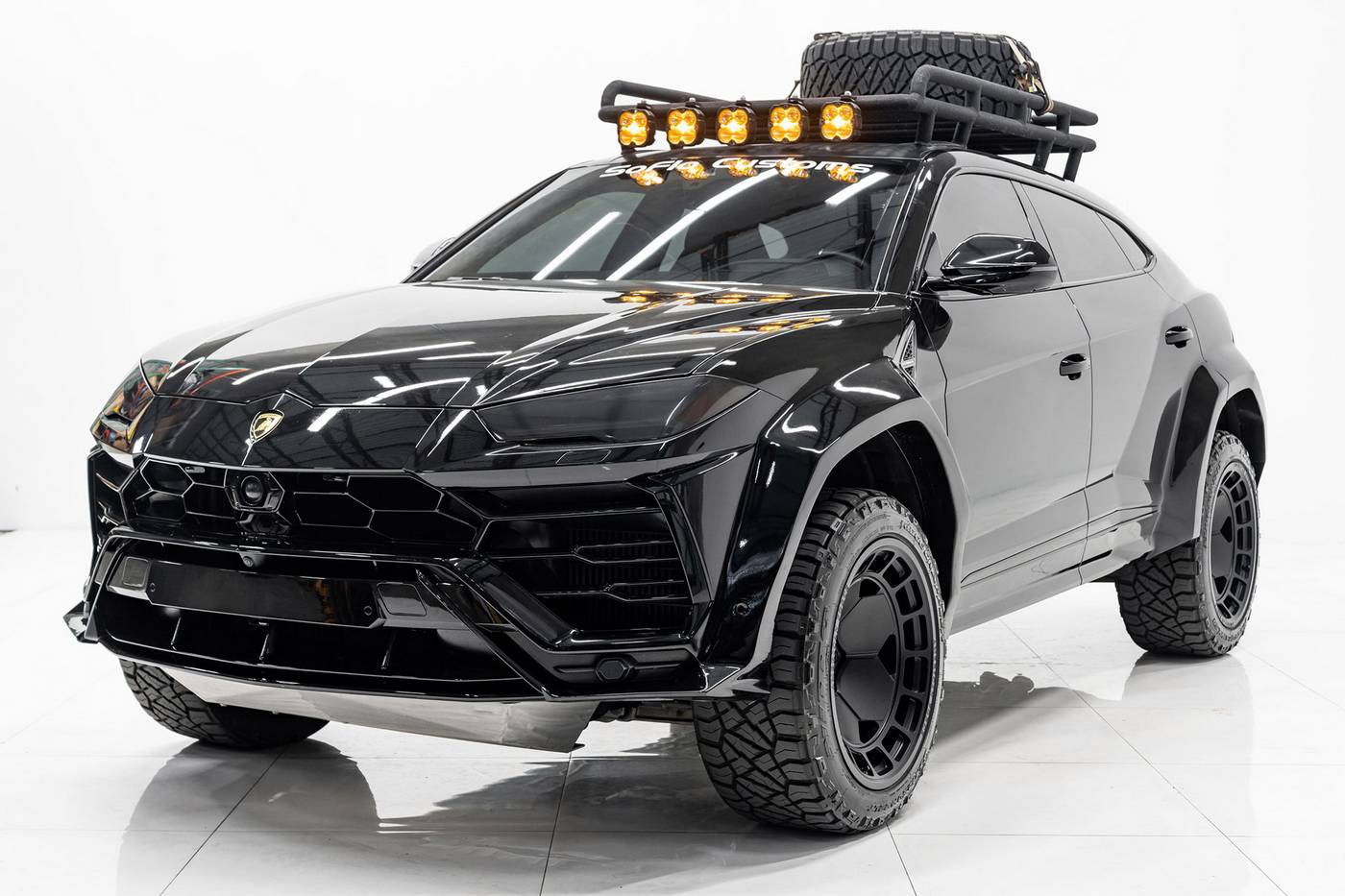 Lamborghini Urus Apocalypse Inferno SUV (11)