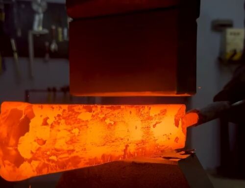 A Rusty Chain Turned into a Sharp Damascus Steel Knife