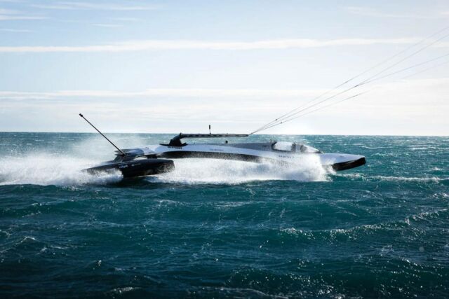 SP80 Kiteboat 