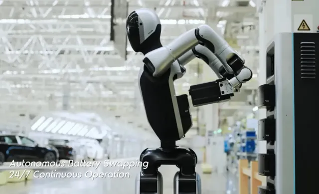 World's First Humanoid Robot Capable of Autonomous Battery Swapping