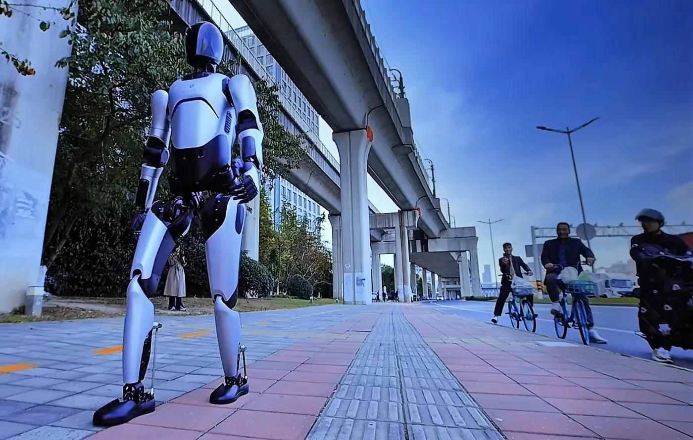 AgiBot A2 Humanoid Robot Breaks Guinness World Record