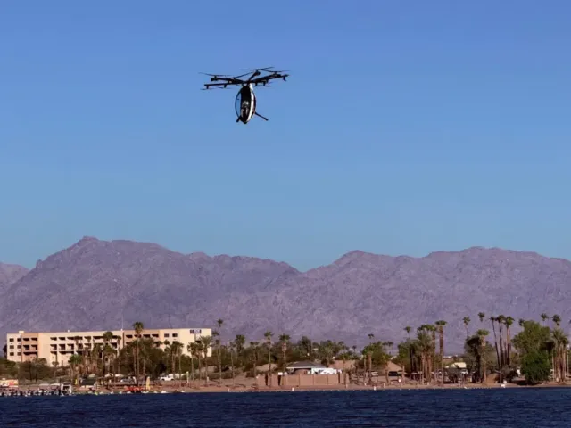 Zapata AirScooter personal VTOL flying machine 6